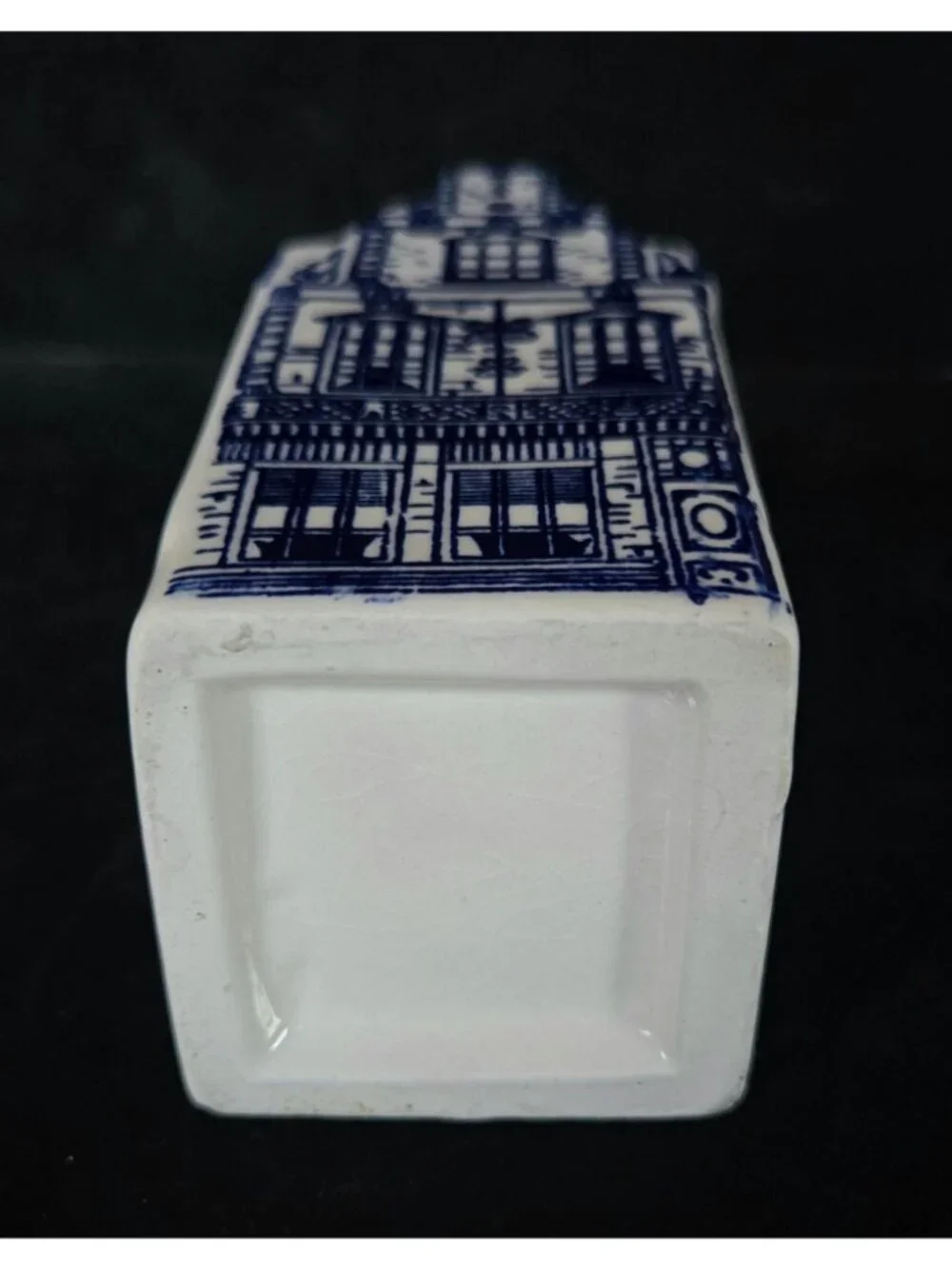 Delft Blauw Hand Painted Blue Porcelain Building decanter w/cork - Picture 5 of 6